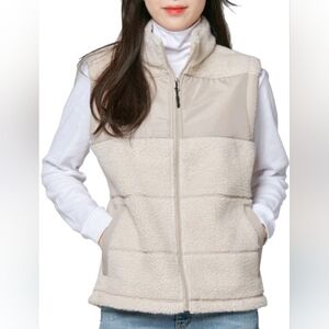Nwot Fleece vest